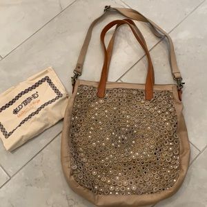 Adorable shoulder bag / crossbody by Old Trend